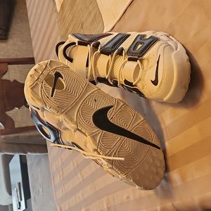 Nike Air more uptempo size 10.5